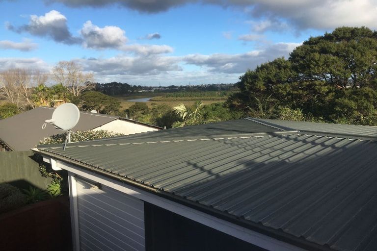 Photo of property in 43 Taioma Crescent, Te Atatu Peninsula, Auckland, 0610