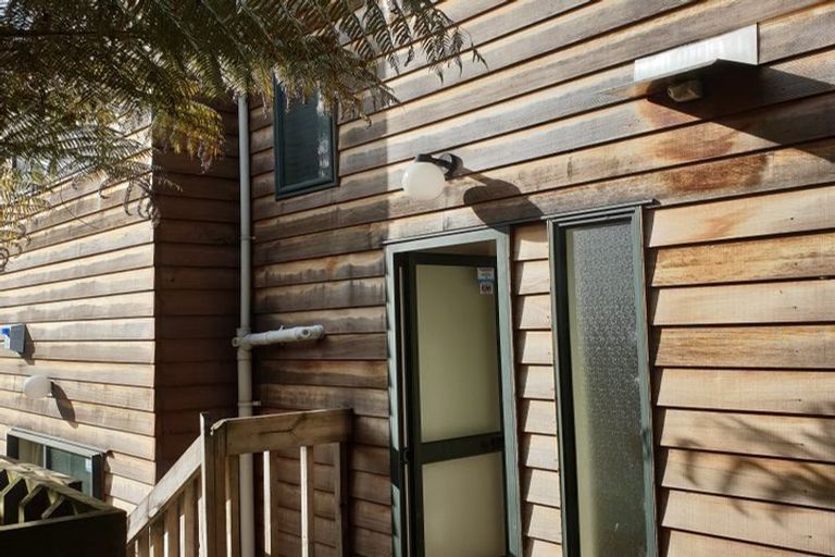 Photo of property in 50 Sunnyhaven Avenue, Beach Haven, Auckland, 0626