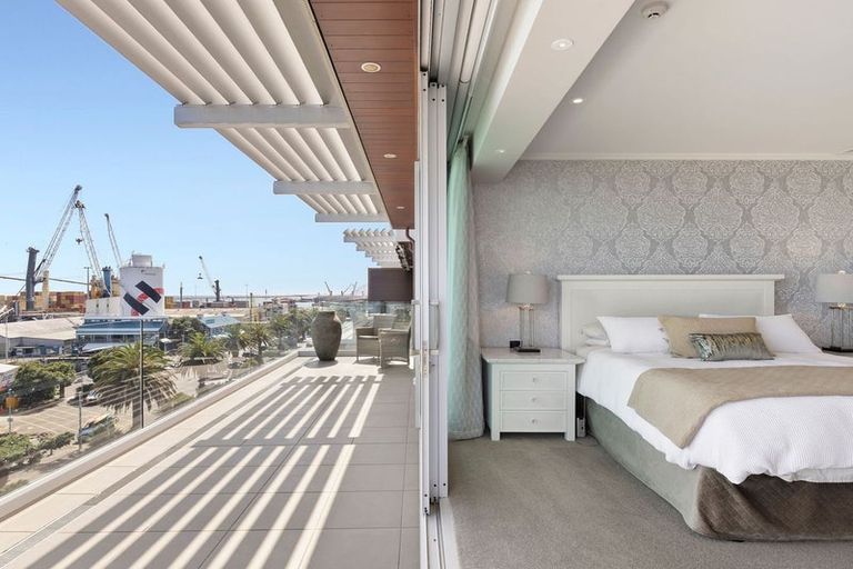 Photo of property in Quay Apartments Tower 2, 208/283 Wakefield Quay, Stepneyville, Nelson, 7010