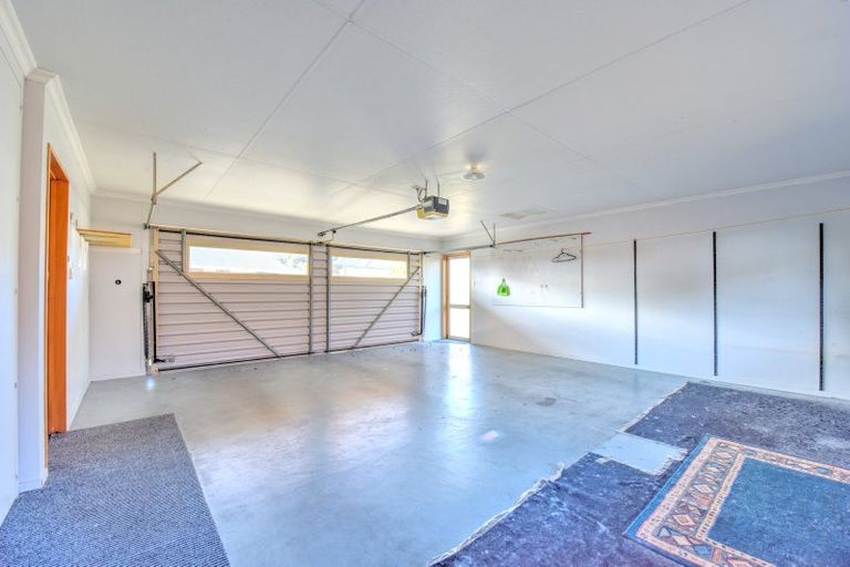 Photo of property in 24 Aotea Crescent, Gore, 9710
