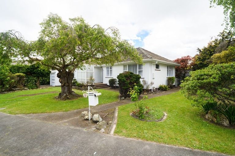 Photo of property in 32 Parkland Crescent, Terrace End, Palmerston North, 4410