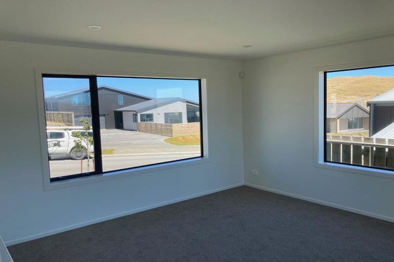 Photo of property in 85 Cedarwood Street, Woodridge, Wellington, 6037