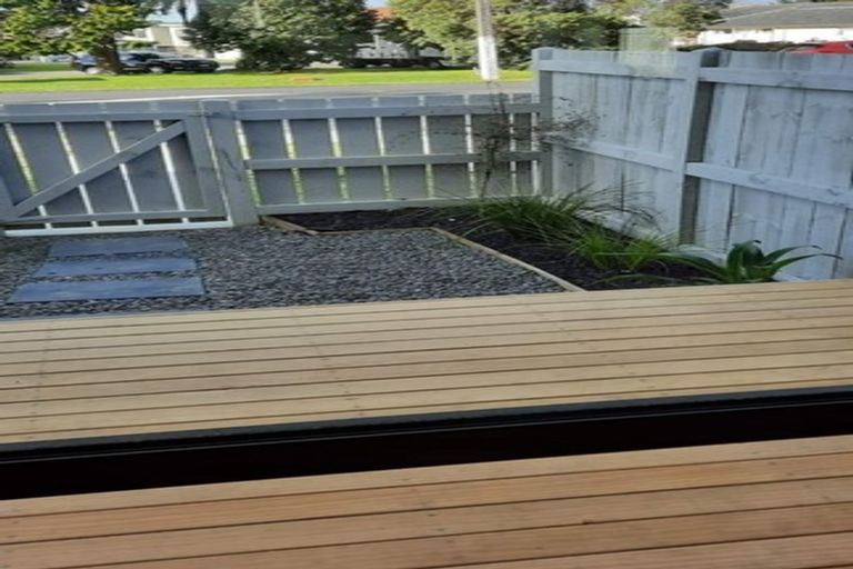 Photo of property in 1/66 Swanson Road, Henderson, Auckland, 0610