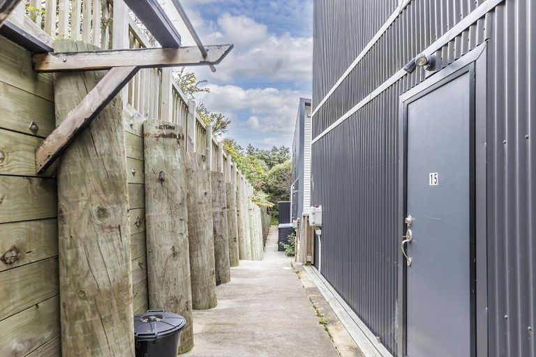 Photo of property in 15 Ara Patukawenga, Tawa, Wellington, 5028