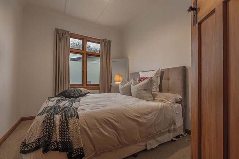 Photo of property in 10 Mahoe Avenue, Takaro, Palmerston North, 4410