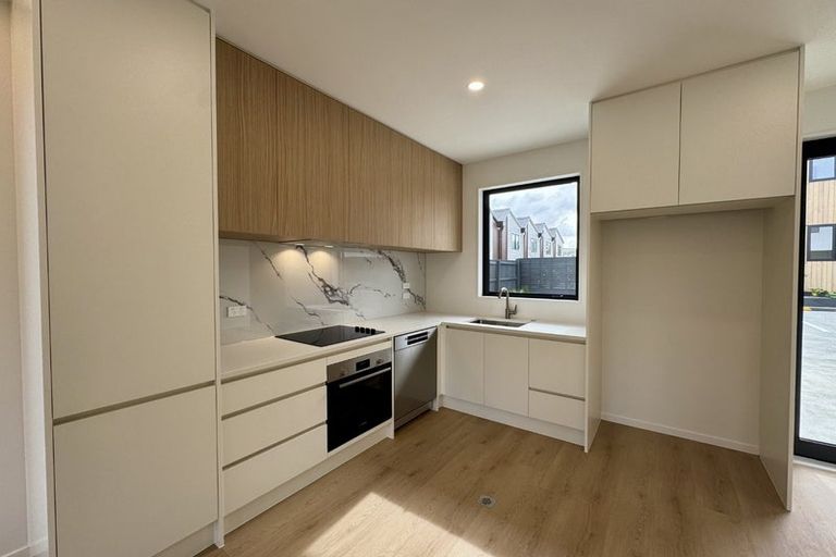 Photo of property in 2/131 Lancaster Road, Beach Haven, Auckland, 0626