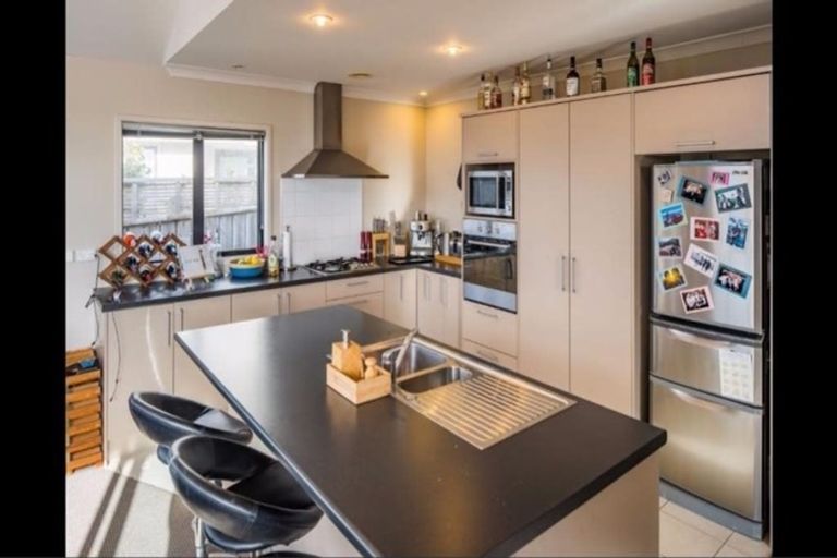 Photo of property in 14 Aoraki Rise, Aotea, Porirua, 5024