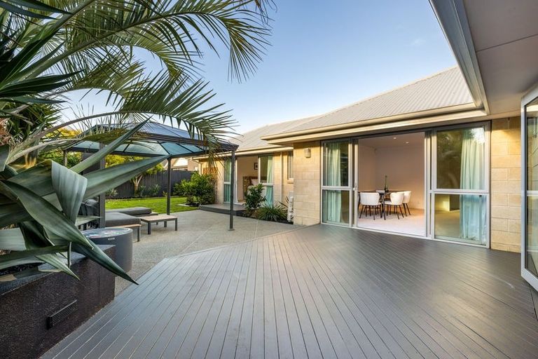 Photo of property in 5 Foresters Crescent, Parklands, Christchurch, 8083