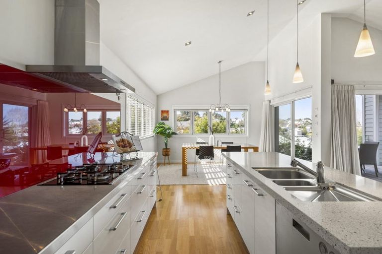 Photo of property in 1/11 Pullum Street, Birkenhead, Auckland, 0626