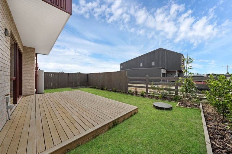 Photo of property in 49 Maungakaraka Road, Karaka, 2580
