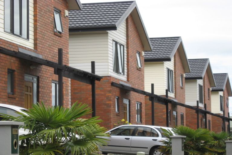 Photo of property in 18 Secoia Crescent, Mangere, Auckland, 2022