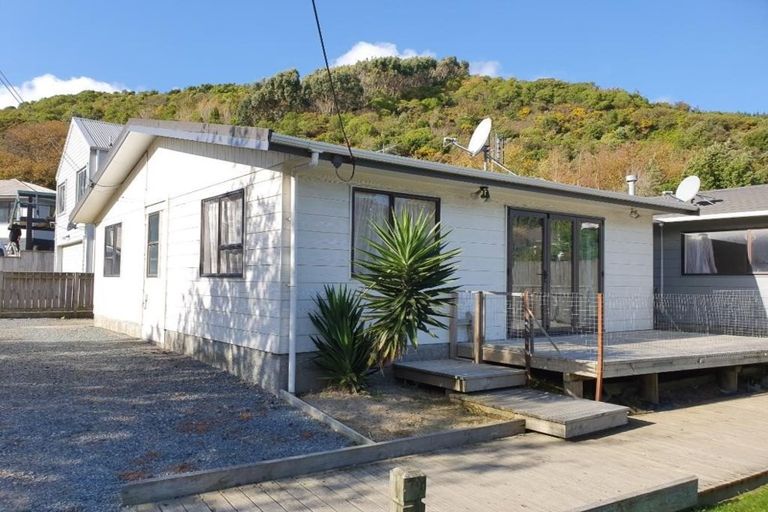 Photo of property in 55 Collins Avenue, Tawa, Wellington, 5028