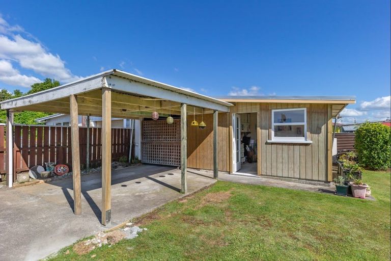 Photo of property in 12 Ross Street, Levin, 5510