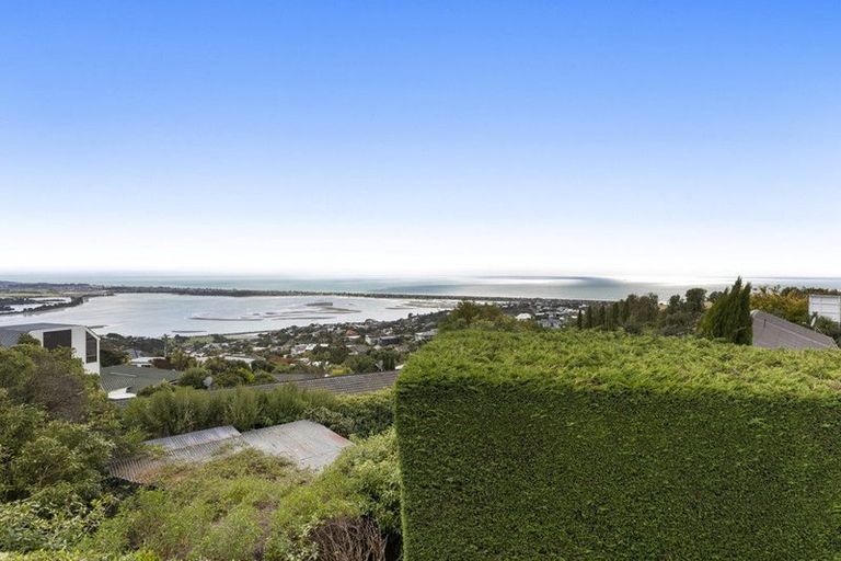 Photo of property in 2/11 Belleview Terrace, Mount Pleasant, Christchurch, 8081