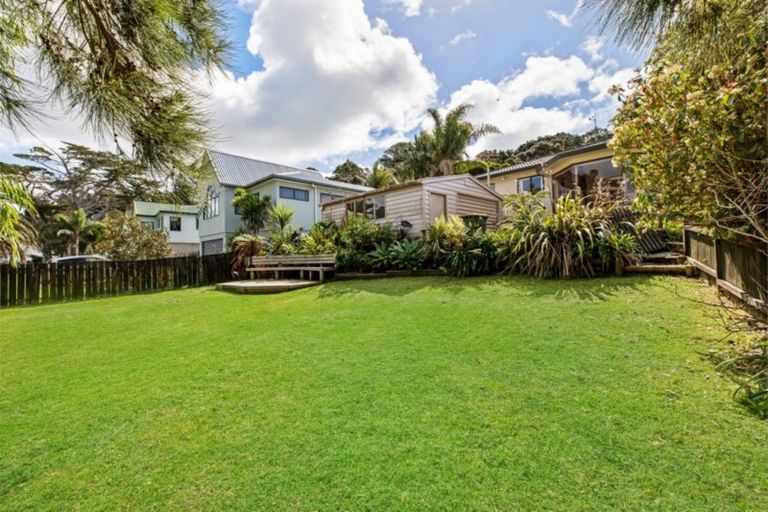 Photo of property in 52 Ferry Road, Arkles Bay, Whangaparaoa, 0932