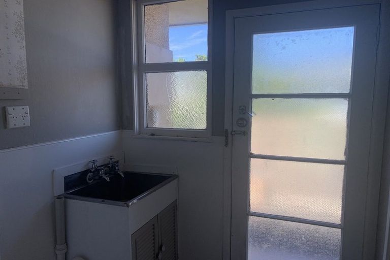 Photo of property in 14 Ruapehu Street, Castlecliff, Whanganui, 4501