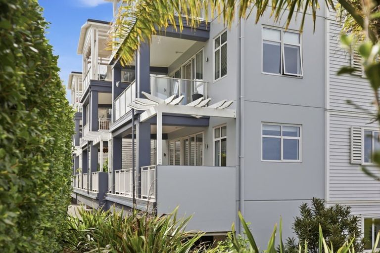 Photo of property in 76 Rewa Rewa Lane, Orewa, 0931
