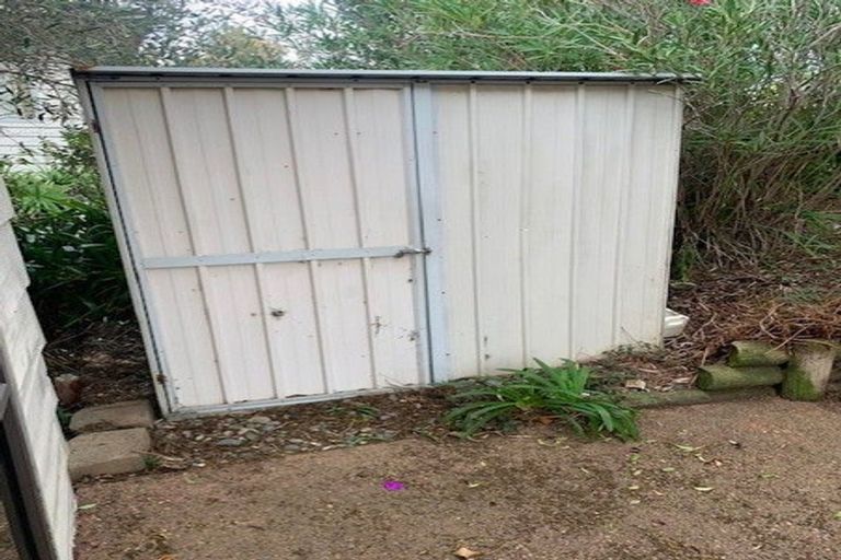 Photo of property in 765 East Coast Road, Northcross, Auckland, 0630