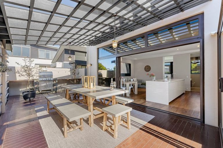 Photo of property in 530 Gloucester Road, Papamoa Beach, Papamoa, 3118