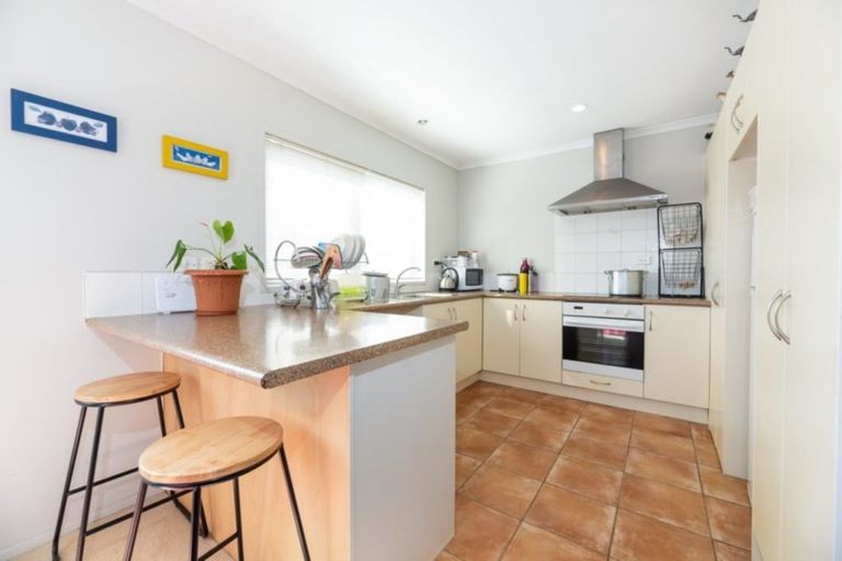 Photo of property in 6 Tussock Avenue, Mangere, Auckland, 2022