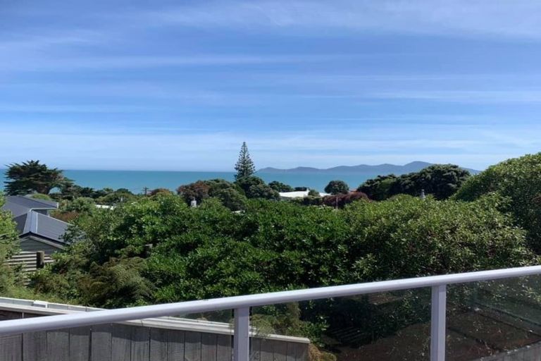 Photo of property in 2 Porter Place, Paekakariki, 5034
