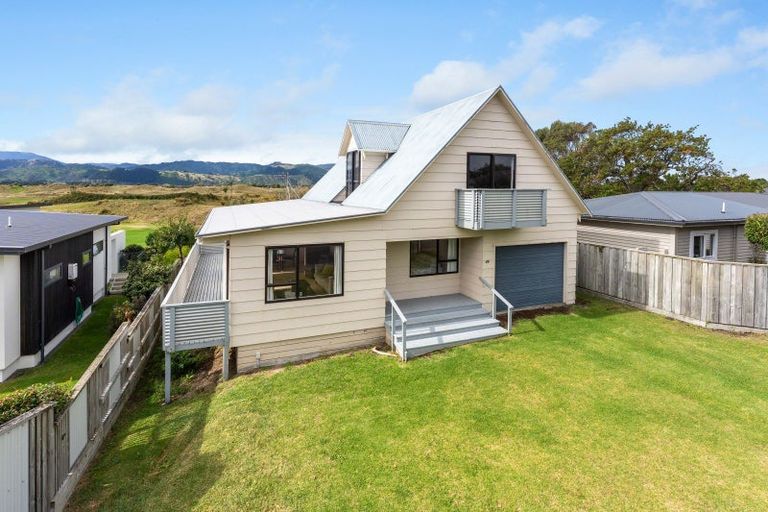 Photo of property in 46 Golf Road, Paraparaumu Beach, Paraparaumu, 5032
