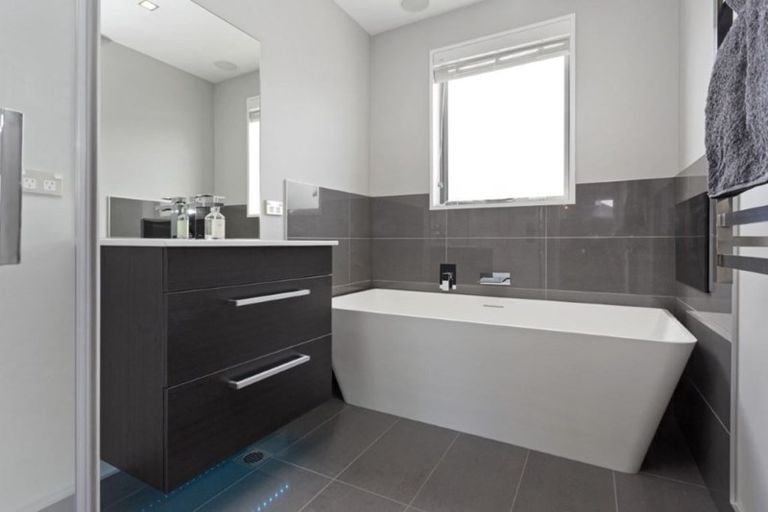 Photo of property in 52 Strickland Street, Sydenham, Christchurch, 8023