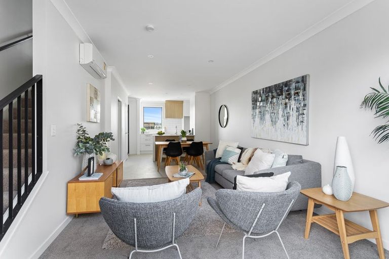 Photo of property in 10 Park Green Avenue, Rosehill, Papakura, 2113