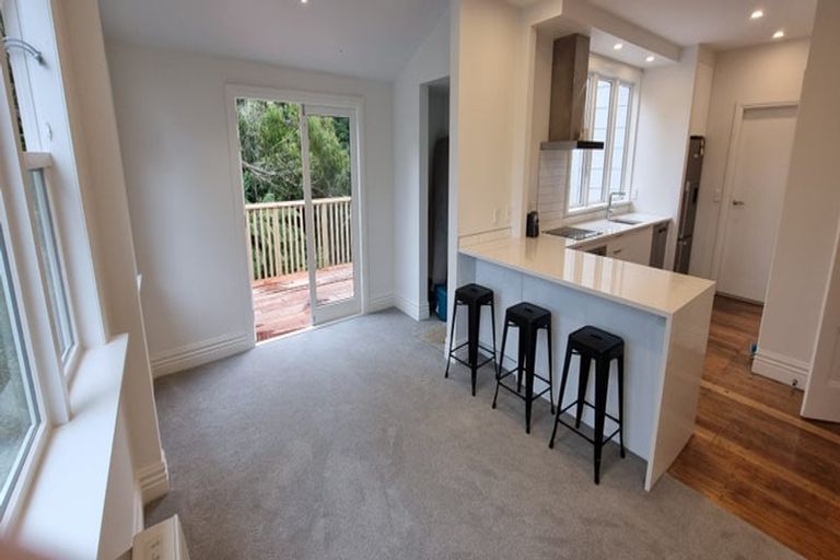 Photo of property in 131 Kelburn Parade, Kelburn, Wellington, 6012