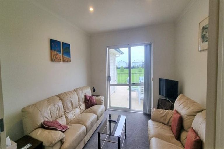 Photo of property in 32 Cupples Street, Papamoa Beach, Papamoa, 3118