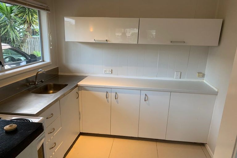 Photo of property in 2/8 Keeling Road, Henderson, Auckland, 0612