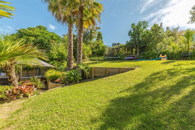 Photo of property in 1/39 Seaton Road, Murrays Bay, Auckland, 0630