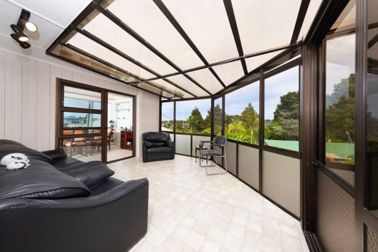 Photo of property in 9 Howard Road, Northcote, Auckland, 0627