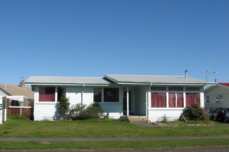 Photo of property in 54 Hinemoa Street, Levin, 5510