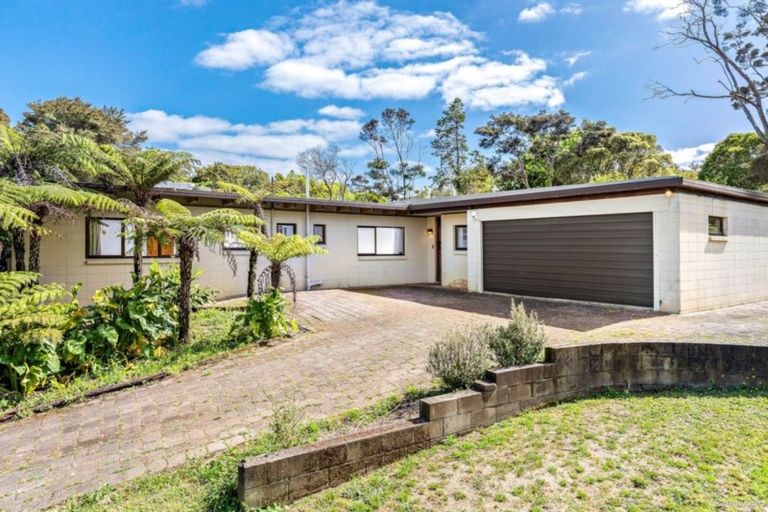 Photo of property in 21 Oscar Road, Greenhithe, Auckland, 0632