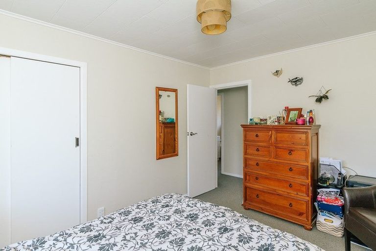 Photo of property in 8 Christchurch Crescent, Kelson, Lower Hutt, 5010