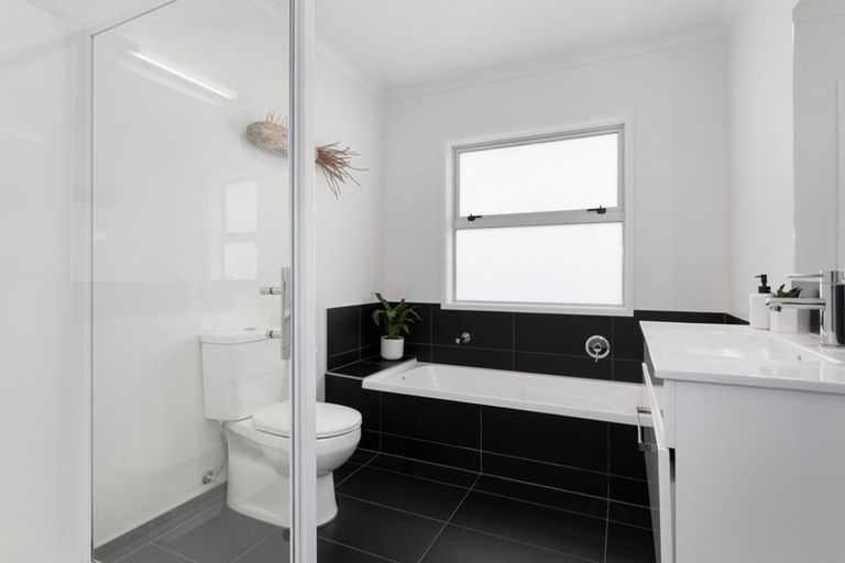 Photo of property in 69 Bathurst Crescent, Pyes Pa, Tauranga, 3112