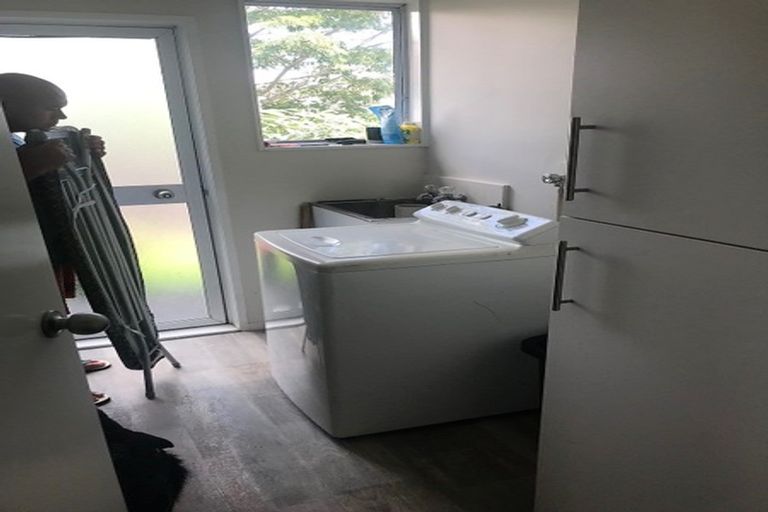 Photo of property in 2/4 Silver Creek Road, Weymouth, Auckland, 2103