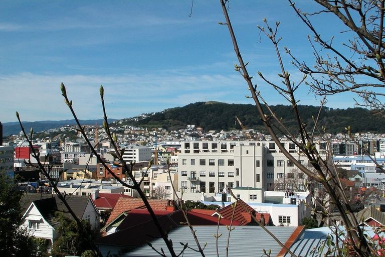 Photo of property in 355 The Terrace, Te Aro, Wellington, 6011