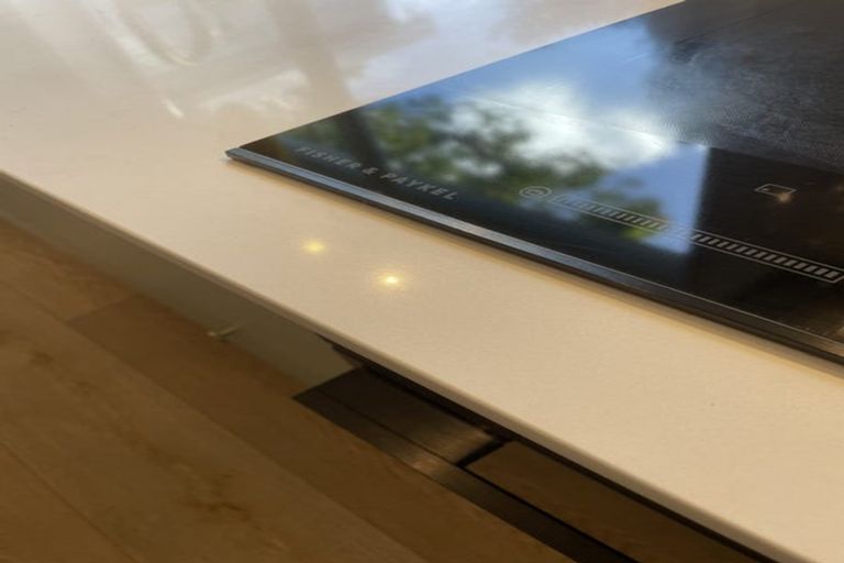 Photo of property in 60 Kauri Point Road, Laingholm, Auckland, 0604