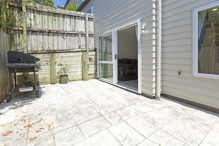 Photo of property in 16/30 John Jennings Drive, Oteha, Auckland, 0632