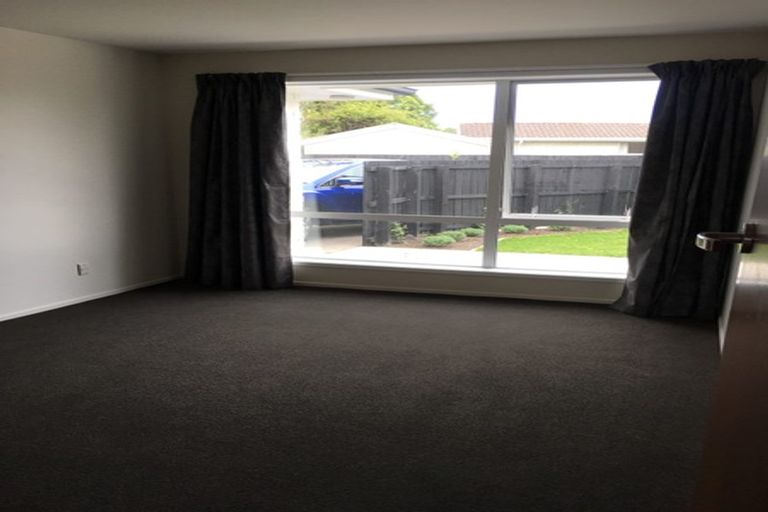 Photo of property in 2/7b Camrose Place, Ilam, Christchurch, 8041