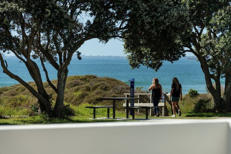 Photo of property in 2/135 Marine Parade, Mount Maunganui, 3116