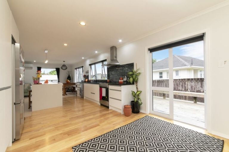 Photo of property in 67 Waipani Road, Te Atatu Peninsula, Auckland, 0610
