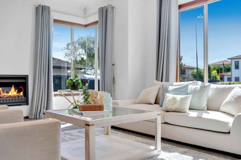 Photo of property in 19 Skye Road, East Tamaki Heights, Auckland, 2016