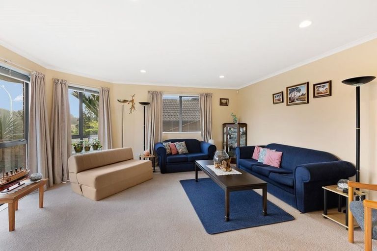 Photo of property in 11 Toledo Avenue, Henderson, Auckland, 0612