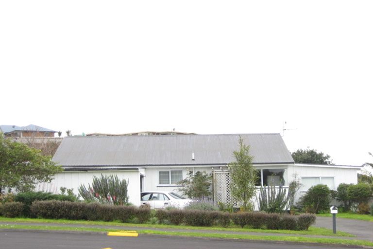 Photo of property in 8 Fantome Place, Whalers Gate, New Plymouth, 4310