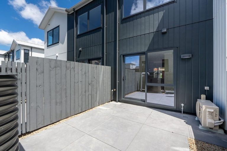 Photo of property in 2/17 Samuel Marsden Place, Whenuapai, Auckland, 0618