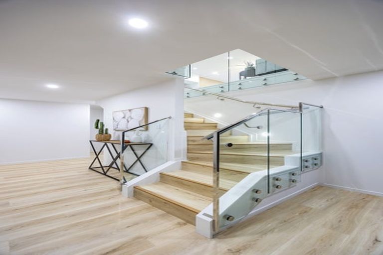 Photo of property in 3c Dawnhaven Drive, Te Atatu Peninsula, Auckland, 0610