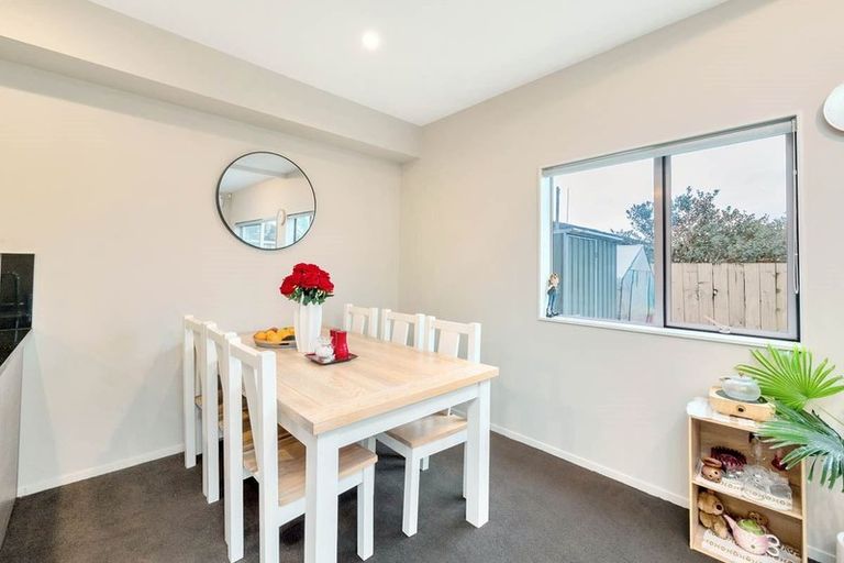 Photo of property in 10/45a Swanson Road, Henderson, Auckland, 0610